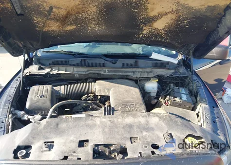 2020 Ram 1500 Classic Tradesman 4X4 6'4 Box z USA, uszkodzony, nr VIN 1C6RR7FG6LS122338